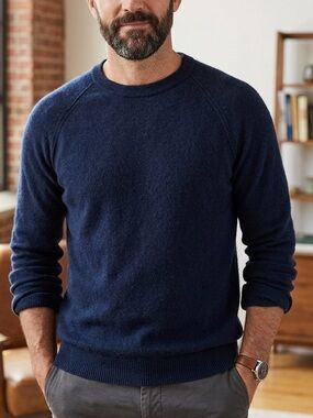 Banana‎ Republic Men's Navy Crewneck Sweater - Classic Knit